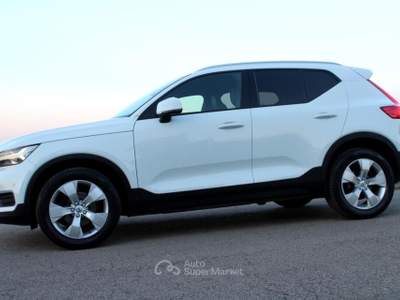 Volvo XC40 Geartronic 150 CV *FULL LED Bianco usata Monteroni di Lecce