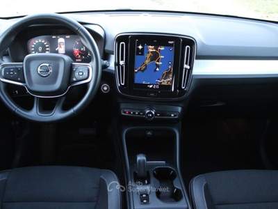 Volvo XC40 Geartronic 150 CV *FULL LED Bianco usata Monteroni di Lecce