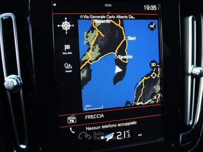 Volvo XC40 Geartronic 150 CV *FULL LED Bianco usata Monteroni di Lecce