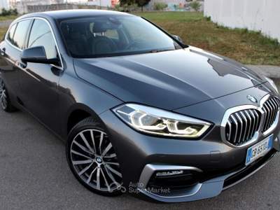 BMW Serie 1 118d 118 d Aut. *Pelle *Luci Ambiente *23.000 KM Grigio usata Monteroni di Lecce