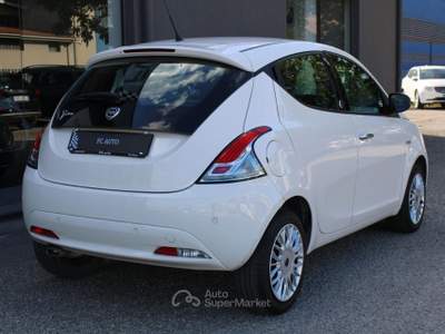 Lancia Ypsilon 5 porte GPL Ecochic Gold Bianco usata Città di Castello