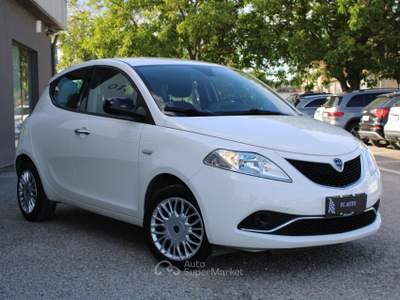 Lancia Ypsilon 5 porte GPL Ecochic Gold Bianco usata Città di Castello