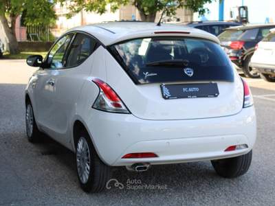 Lancia Ypsilon 5 porte GPL Ecochic Gold Bianco usata Città di Castello