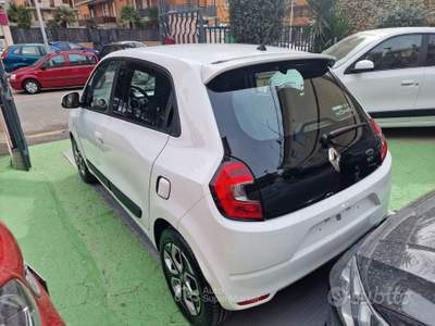 Renault Twingo limited usata Ladispoli