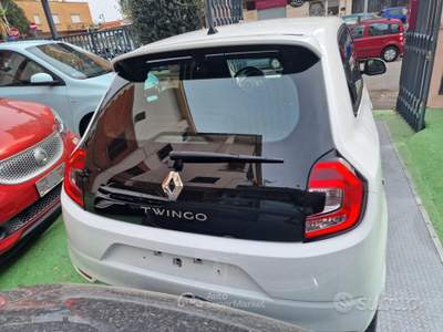 Renault Twingo limited usata Ladispoli