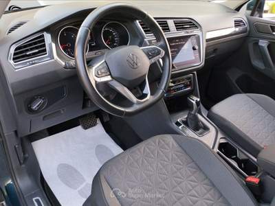 Volkswagen Tiguan Tiguan 2.0 TDI 150 CV SCR DSG Life Blu/Azzurro usata Prato