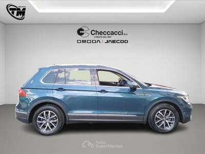Volkswagen Tiguan Tiguan 2.0 TDI 150 CV SCR DSG Life Blu/Azzurro usata Prato