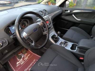 Ford S-Max 2.0 TDCi 140CV Titanium DPF Argento usata Roma