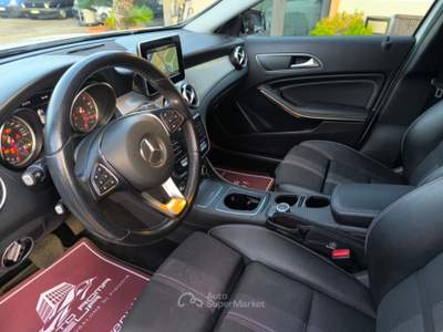 Mercedes-Benz GLA d Automatic Premium PREZZO REALE! CarPlay! CAM! Bianco usata Roma