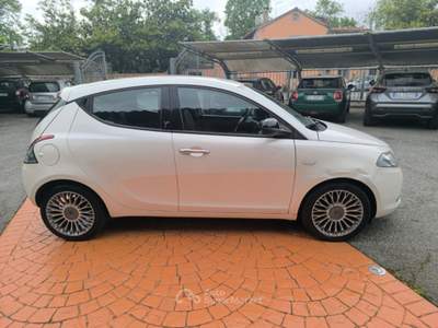 Lancia Ypsilon 0.9 TwinAir 85 CV 5 porte S&S Gold TAGLIANDATA! Bianco usata Roma