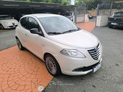 Lancia Ypsilon 0.9 TwinAir 85 CV 5 porte S&S Gold TAGLIANDATA! Bianco usata Roma