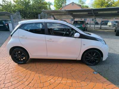 Toyota Aygo 1.0 VVT-i 69 CV 5 porte x-cool TSS PREZZO REALE! Bianco usata Roma