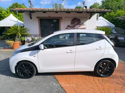 Toyota Aygo 1.0 VVT-i 69 CV 5 porte x-cool TSS PREZZO REALE! Bianco usata Roma