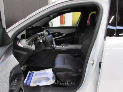Peugeot 5008 Hybrid 136 e-DCS6 GT Bianco usata Rho