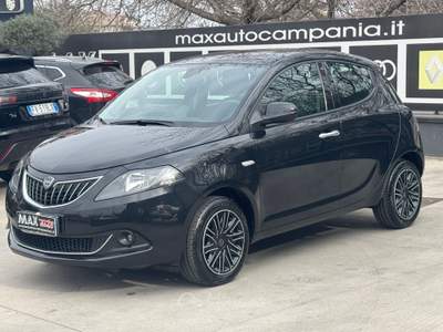 Lancia Ypsilon Lancia Ypsilon 1.0 FireFly 5 porte S&S Hybrid Gold Plus Nero usata Saviano