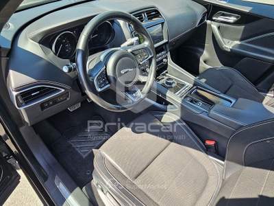 Jaguar F-Pace JAGUAR F-Pace 2.0 D 180 CV AWD aut. R-Sport Nero usata Moncalieri