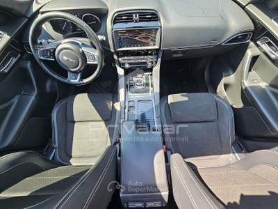 Jaguar F-Pace JAGUAR F-Pace 2.0 D 180 CV AWD aut. R-Sport Nero usata Moncalieri