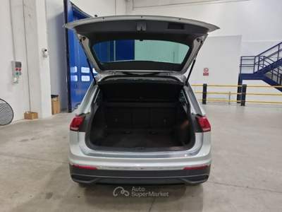 Volkswagen Tiguan VOLKSWAGEN TIGUAN 2.0 TDI SCR 110KW LIFE DSG SUV usata Casei Gerola