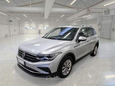 Volkswagen Tiguan VOLKSWAGEN TIGUAN 2.0 TDI SCR 110KW LIFE DSG SUV usata Casei Gerola