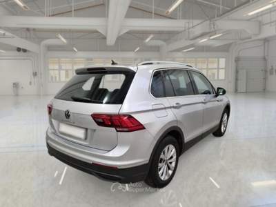 Volkswagen Tiguan VOLKSWAGEN TIGUAN 2.0 TDI SCR 110KW LIFE DSG SUV usata Casei Gerola