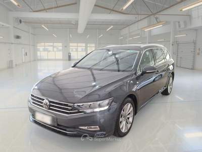 Volkswagen Passat VOLKSWAGEN PASSAT VARIANT 2.0 TDI SCR EVO 110KW BUSINESS DSG STATION WAGON usata Verona