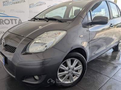 Toyota Yaris 1.3 dual Sol 5p Grigio usata Limatola