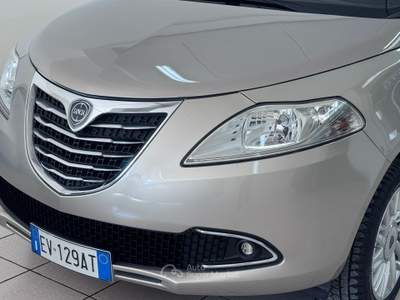 Lancia Ypsilon METANO Ecochic GOLD UNICOPROPRITARIO Bronzo usata Pollenza