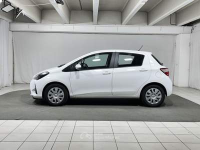 Toyota Yaris 1.0 VVT-i Cool Bianco usata Montagna in Valtellina