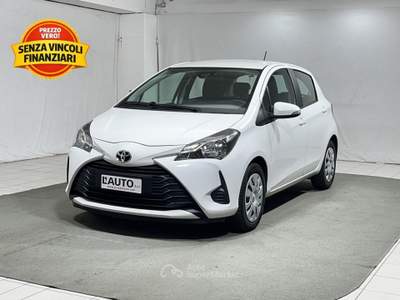 Toyota Yaris 1.0 VVT-i Cool Bianco usata Montagna in Valtellina