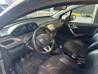 Peugeot 2008 1.2 benzina 110cv 80’000 km Grigio usata Torino