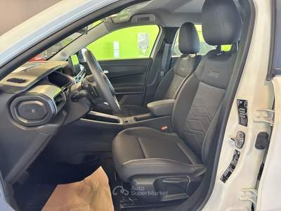 Jeep Avenger 1.2 Turbo e-Hybrid Altitude FWD eDCT6 Bianco usata Moncalieri