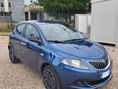 Lancia Ypsilon Ypsilon 1.0 FireFly 5 porte S&S Hybrid Gold Blu/Azzurro usata Laterina