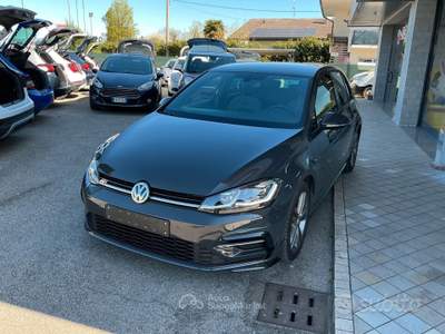 Volkswagen Golf 7,5 R-Line 1.6 Diesel Cambio Autom usata Chiarano