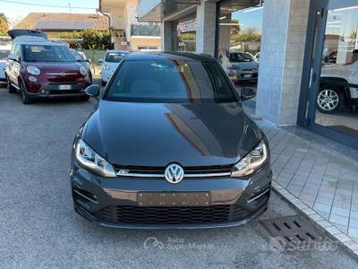Volkswagen Golf 7,5 R-Line 1.6 Diesel Cambio Autom usata Chiarano