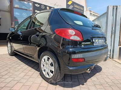 Peugeot 206 PLUS 5P 1.1 X-LINE NEOPATENTATI usata Bulgarograsso