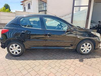 Peugeot 206 PLUS 5P 1.1 X-LINE NEOPATENTATI usata Bulgarograsso
