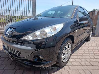 Peugeot 206 PLUS 5P 1.1 X-LINE NEOPATENTATI usata Bulgarograsso