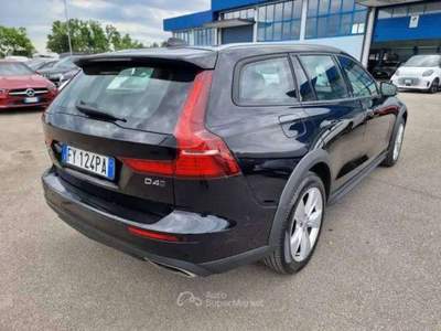 Volvo V60 Cross Country 2.0 d4 Business Plus awd GANCIO TRAINO -FY124PA Nero usata Basiliano