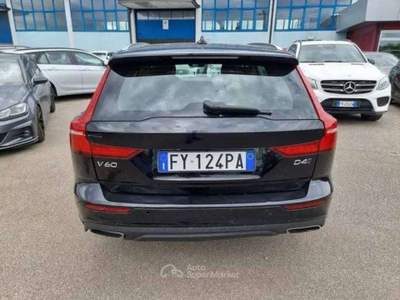 Volvo V60 Cross Country 2.0 d4 Business Plus awd GANCIO TRAINO -FY124PA Nero usata Basiliano