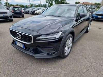 Volvo V60 Cross Country 2.0 d4 Business Plus awd GANCIO TRAINO -FY124PA Nero usata Basiliano