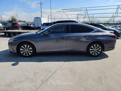 Lexus ES ES 300h 2.5 Business cvt - FW006AW Grigio usata Basiliano