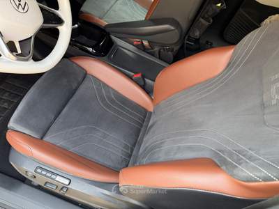 Volkswagen ID.4 FULL OPTIONAL Argento usata Pisa