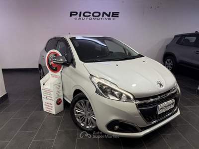 Peugeot 208 1° serie BlueHDi 100 S&S 5 porte Allure Bianco usata Aversa