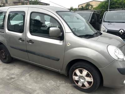 Renault Kangoo RENAULT KANGOO 1.5 DCI 5 POSTI Grigio usata Maddaloni
