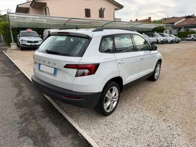 Skoda Karoq 1.6 TDI SCR DSG Ambition OK NEOPATENTATI Bianco usata SAN PIETRO IN CARIANO