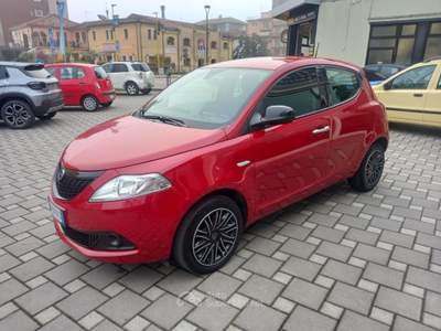 Lancia Ypsilon 1.0 FireFly 5 porte S&S Hybrid Silver Plus Rosso usata Venezia