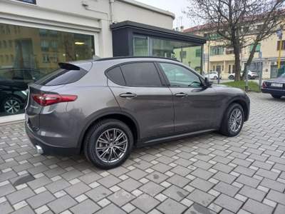 Alfa Romeo Stelvio 2.2 Turbodiesel 210 CV AT8 Q4 Executive Grigio usata Venezia