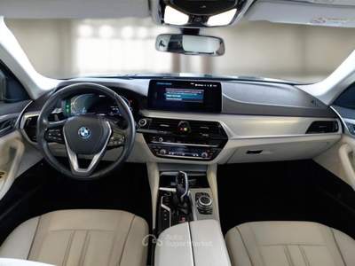 BMW Serie 5 530e BMW SERIE 5 530E XDRIVE LUXURY AUTO TOURING STATION WAGON usata Firenze