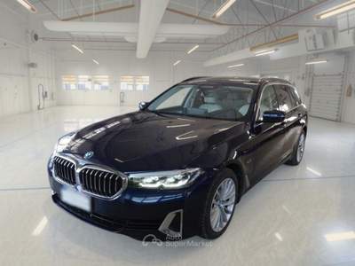 BMW Serie 5 530e BMW SERIE 5 530E XDRIVE LUXURY AUTO TOURING STATION WAGON usata Firenze