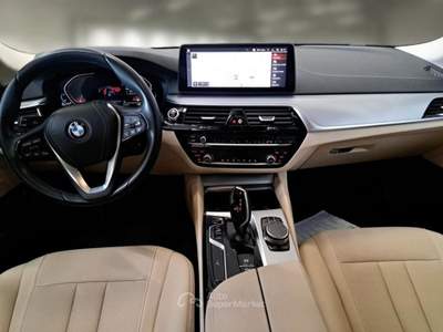 BMW Serie 5 518d BMW SERIE 5 518D 48V BUSINESS TOURING AUTO STATION WAGON usata Casei Gerola